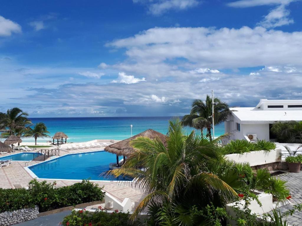 Departamentos Al Lado Del Mar En Zona Hotelera Канкун Екстериор снимка