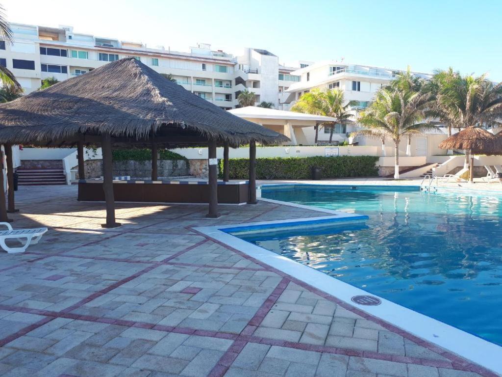 Departamentos Al Lado Del Mar En Zona Hotelera Канкун Екстериор снимка