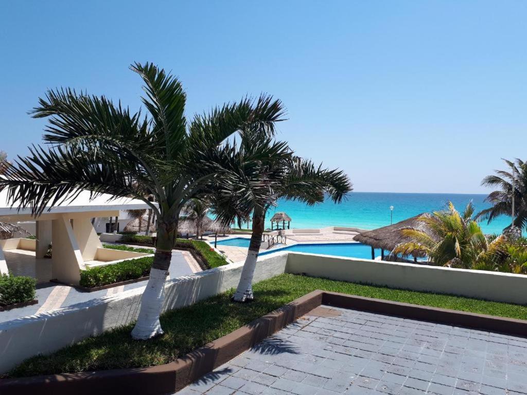 Departamentos Al Lado Del Mar En Zona Hotelera Канкун Екстериор снимка
