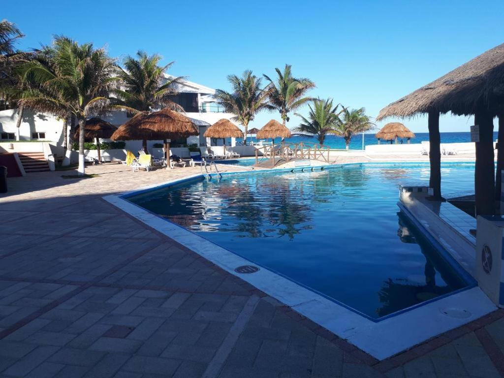 Departamentos Al Lado Del Mar En Zona Hotelera Канкун Екстериор снимка